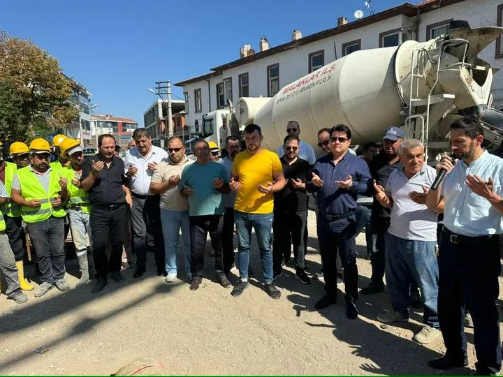 Temel Atma Töreni Gerçekleşti: Çarşı Merkezinde Dönüşüm Çalışmalarına Devam Ediyoruz